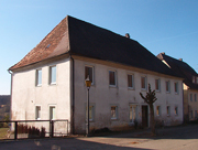 Mehrgenerationenhaus / Mehrfamilienhaus zu verkaufen in Bartenstein