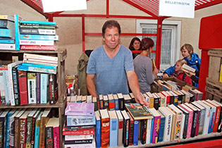 Kirchberger Büchermarkt 2012 in der historischen Altstadt von Kirchberg Jagst