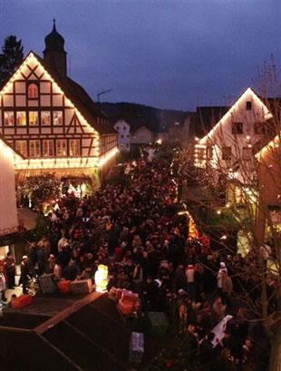 Märchenhafter Weihnachtsmarkt in Niederstetten