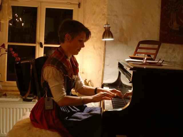 Monika Prima Kolar im Pianoforte am Park - Steirerblut ist kein Himbeersaft!