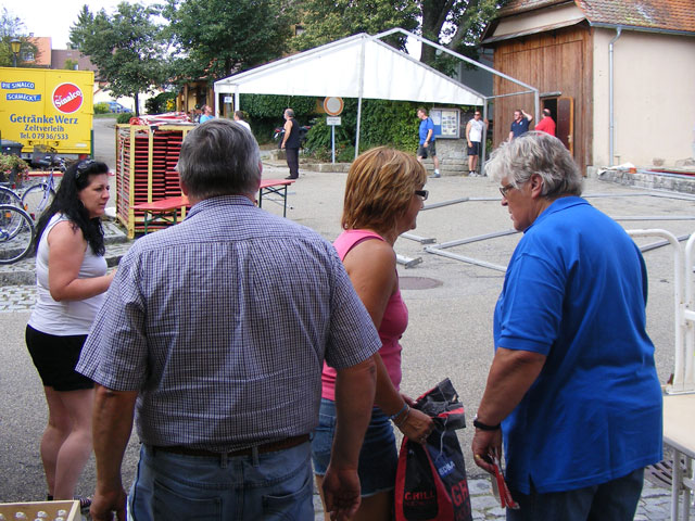 Vorbereitungen der Bartensteiner Vereine zum Brunnen- und Straßenfest2012