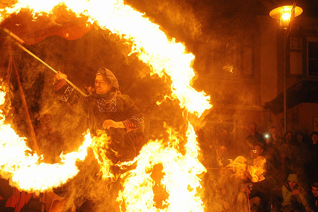 Stadtfeiertag/Februarmarkt mit Mittelaltermarkt in Kirchberg an der Jagst - Feuershow